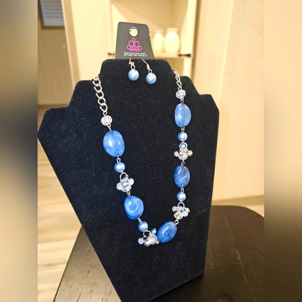 Paparazzi Blue and Silver Necklace Set